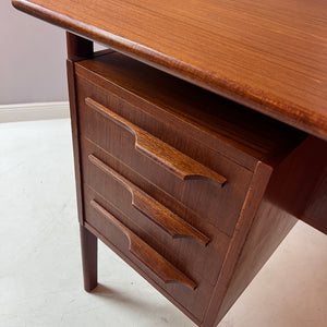 Schreibtisch „Boomerang“ Teak von IMHA Möbel