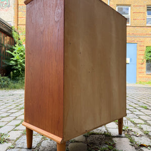 Kommode Teak mit Muschelgriffen aus Dänemark