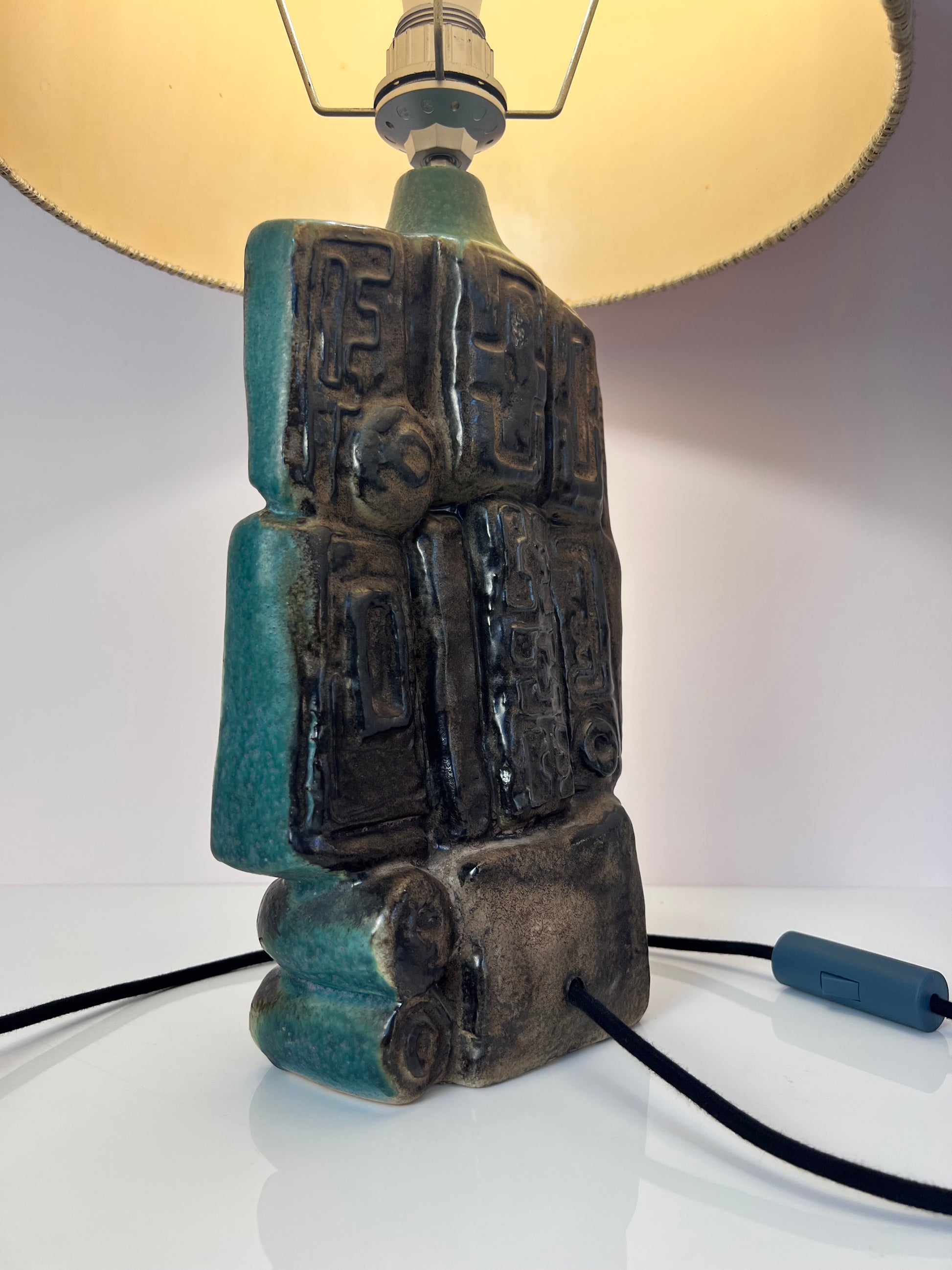 Tischlampe türkis beige Keramik von Bernard Rooke