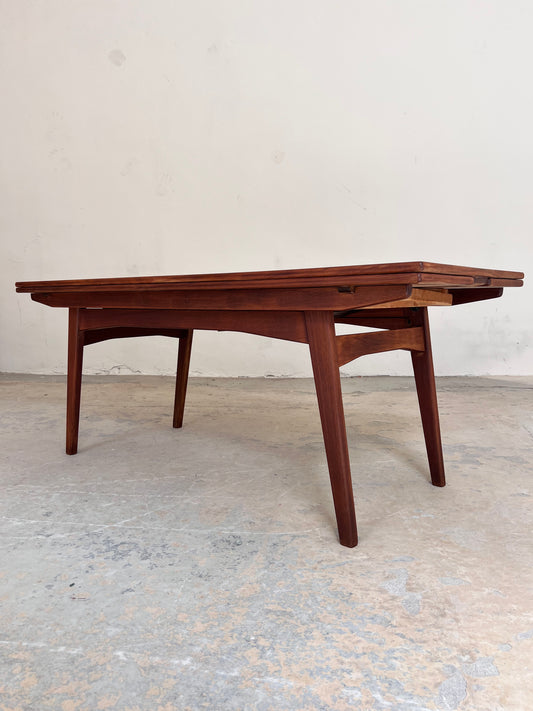 Höhenverstellbarer Couchtisch Teak mit Auszügen aus Dänemark