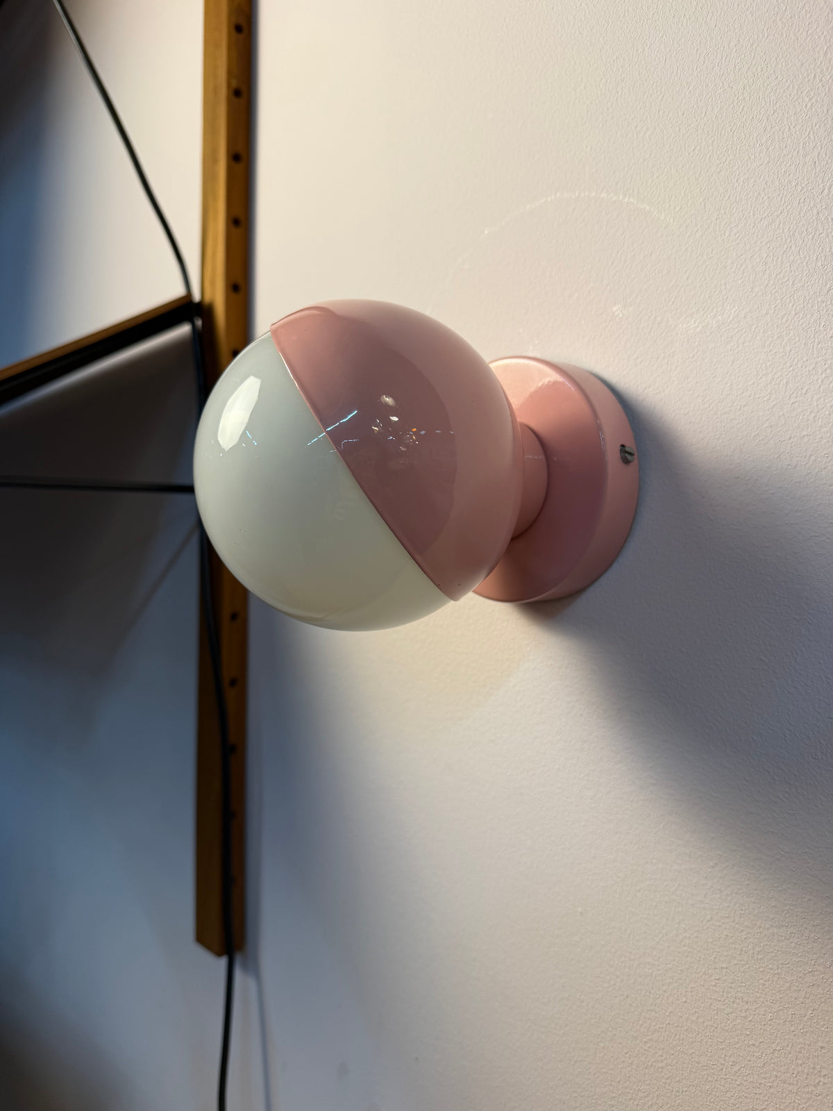 Wandlampe Typ 0330 rosa aus Dänemark
