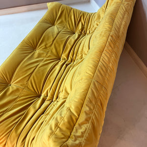 Dreisitzer Sofa 