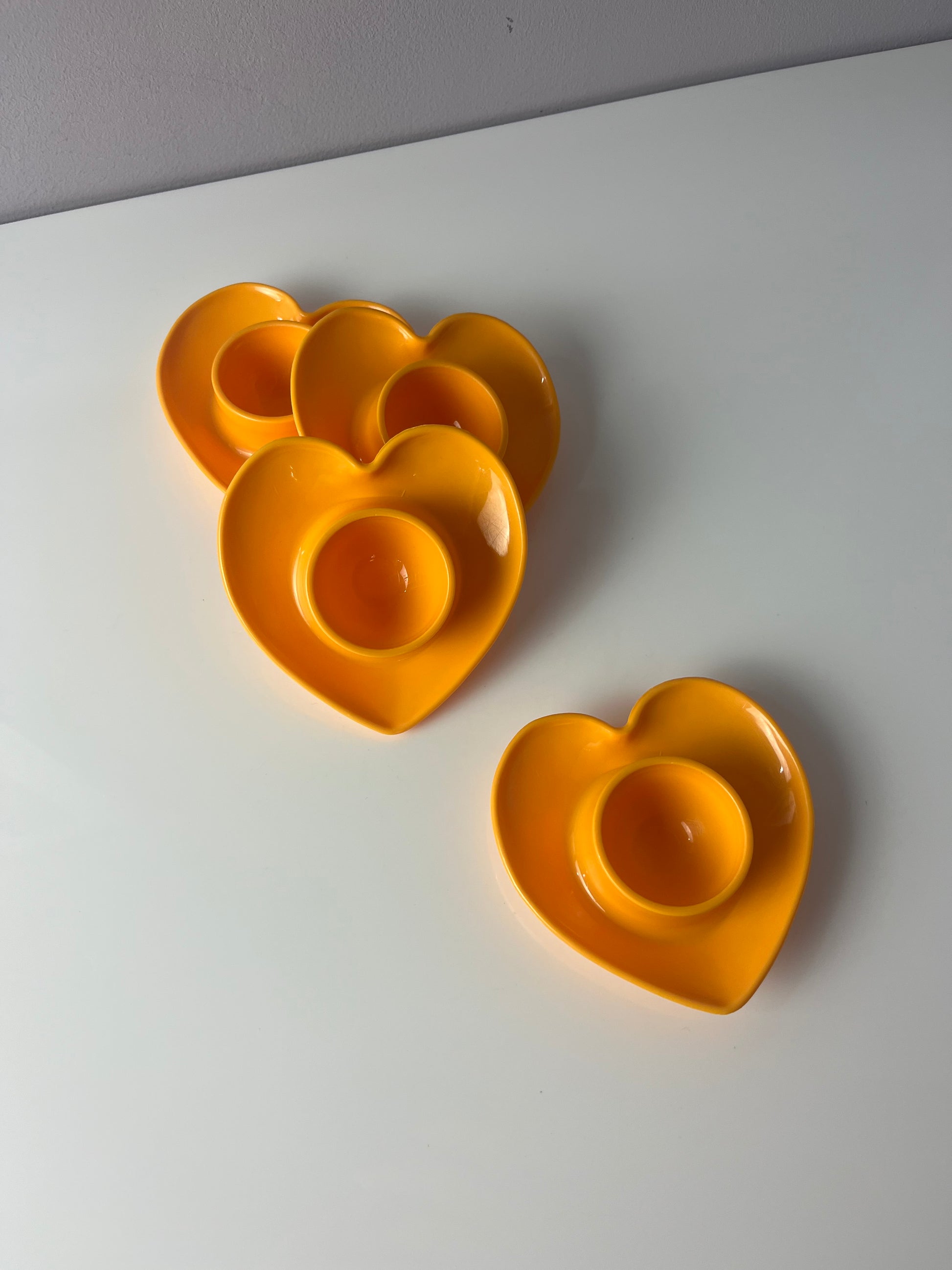 Set: 4x Eierbecher Herz gelb