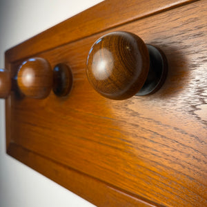 Wandgarderobe No. 369 Teak von Aksel Kjersgaard