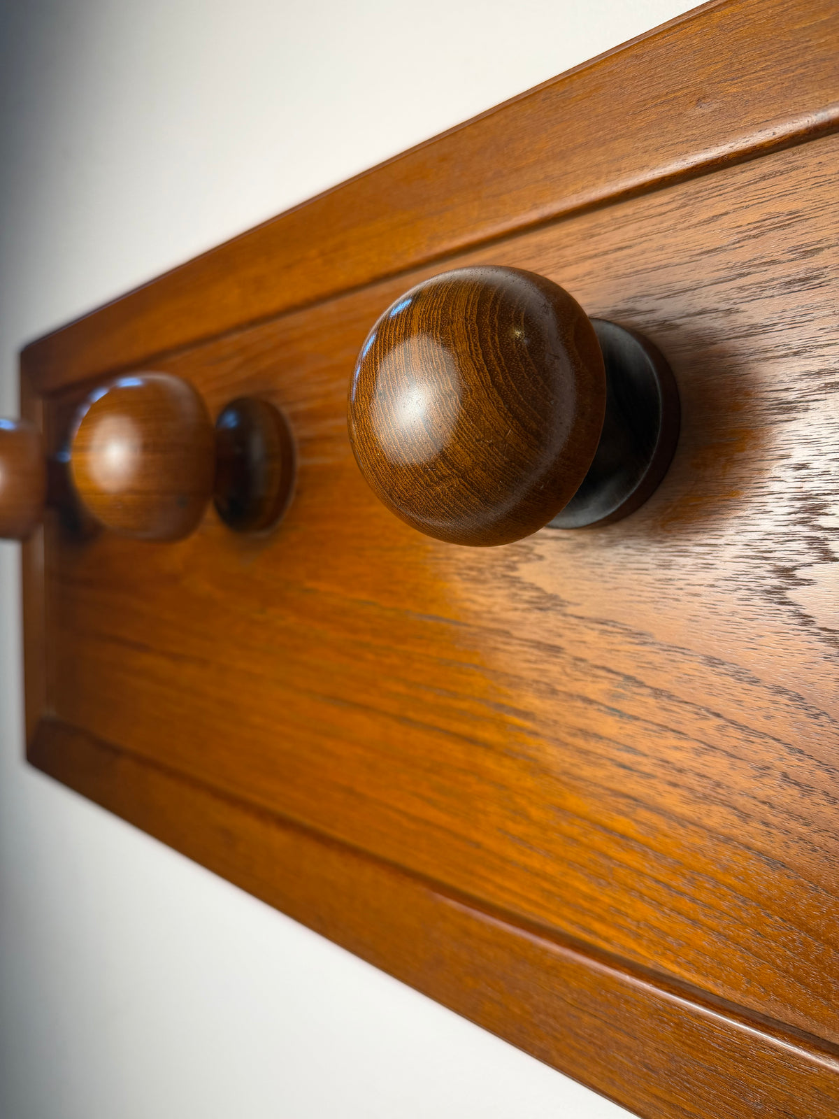 Wandgarderobe No. 369 Teak von Aksel Kjersgaard