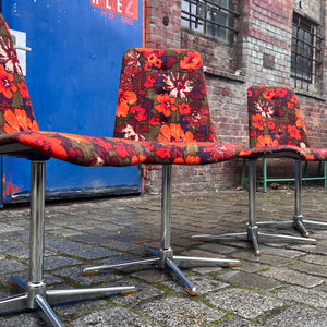 Set: 4x Drehstuhl rot floral von EKA Wohnmöbel