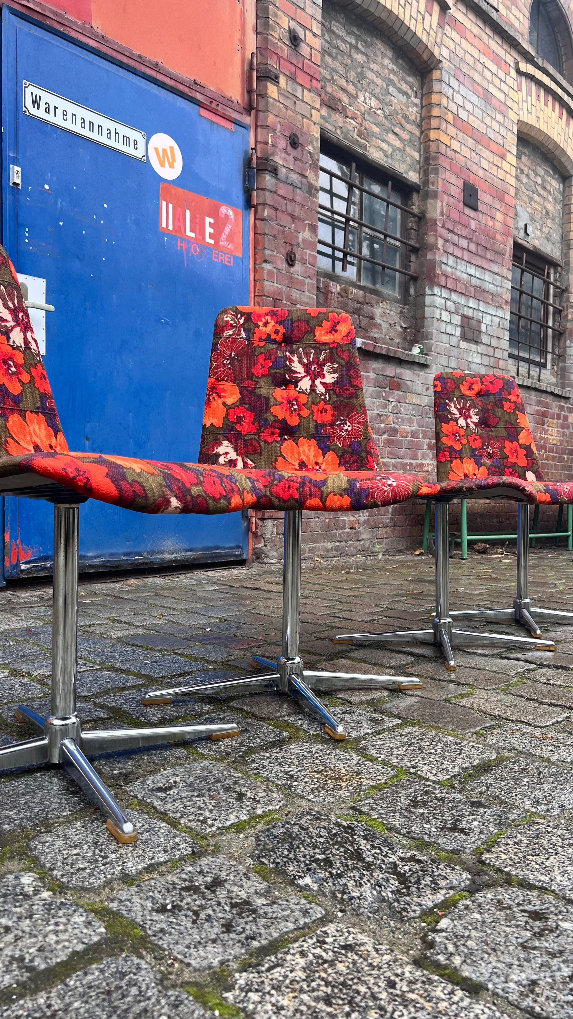 Set: 4x Drehstuhl rot floral von EKA Wohnmöbel