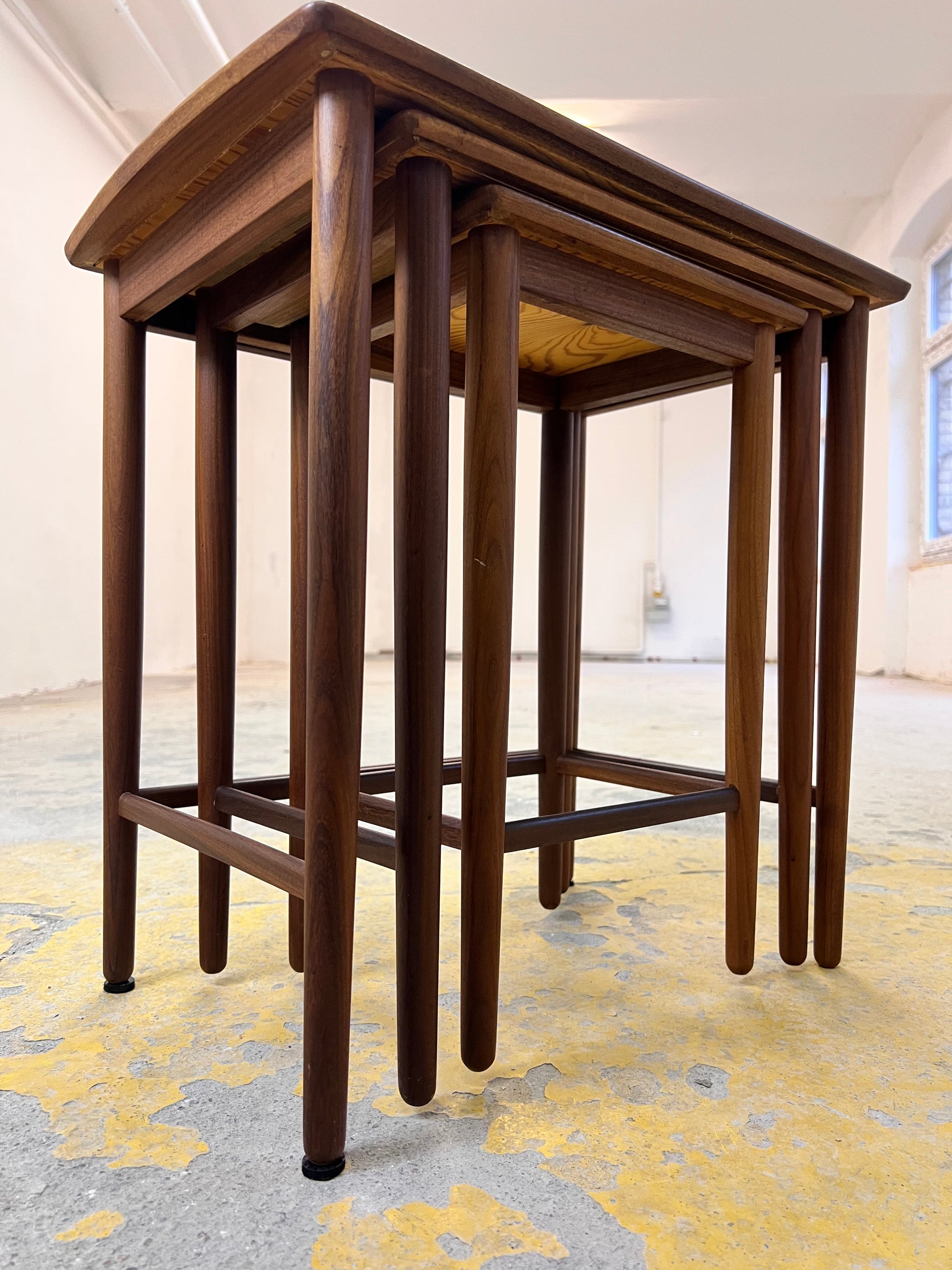 Satztische Teak mit Fliesen aus Dänemark