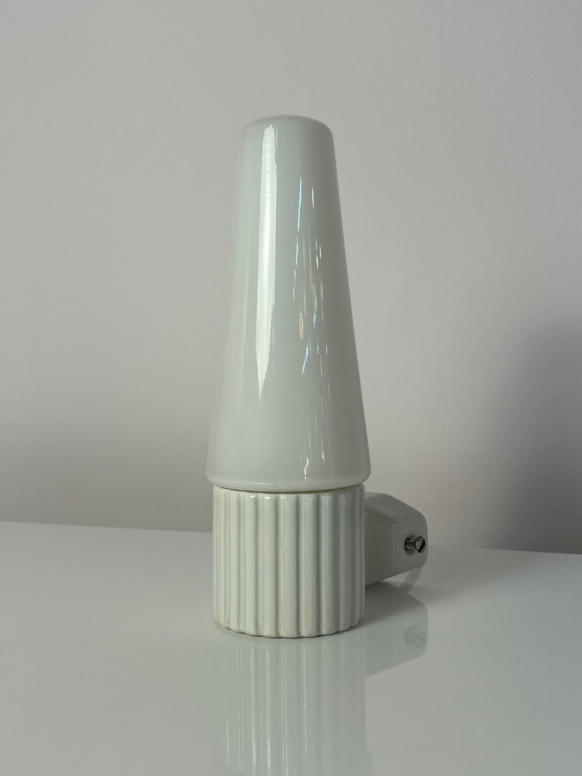Wandlampe Modell 6020 weiß von Sigvard Bernadotte für Ifö