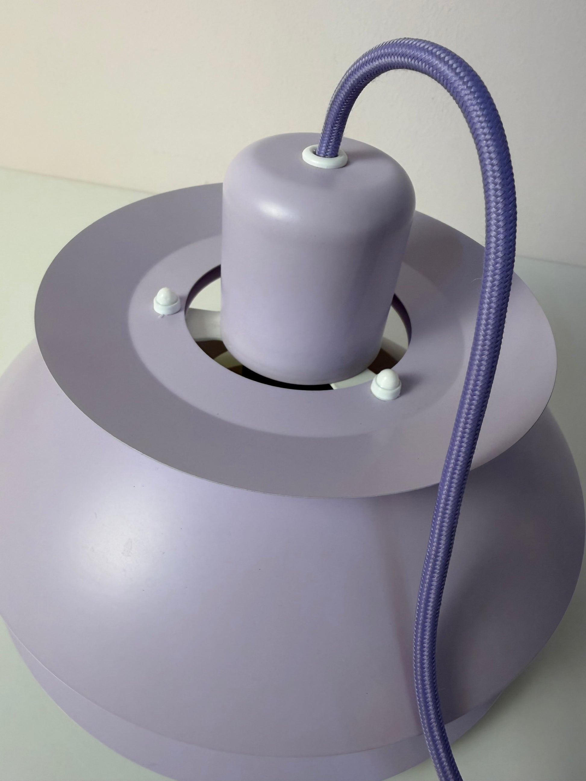 Lamellenlampe Typ 776 flieder von Horn