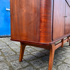 Highboard Teak mit Jalousietüren aus Dänemark