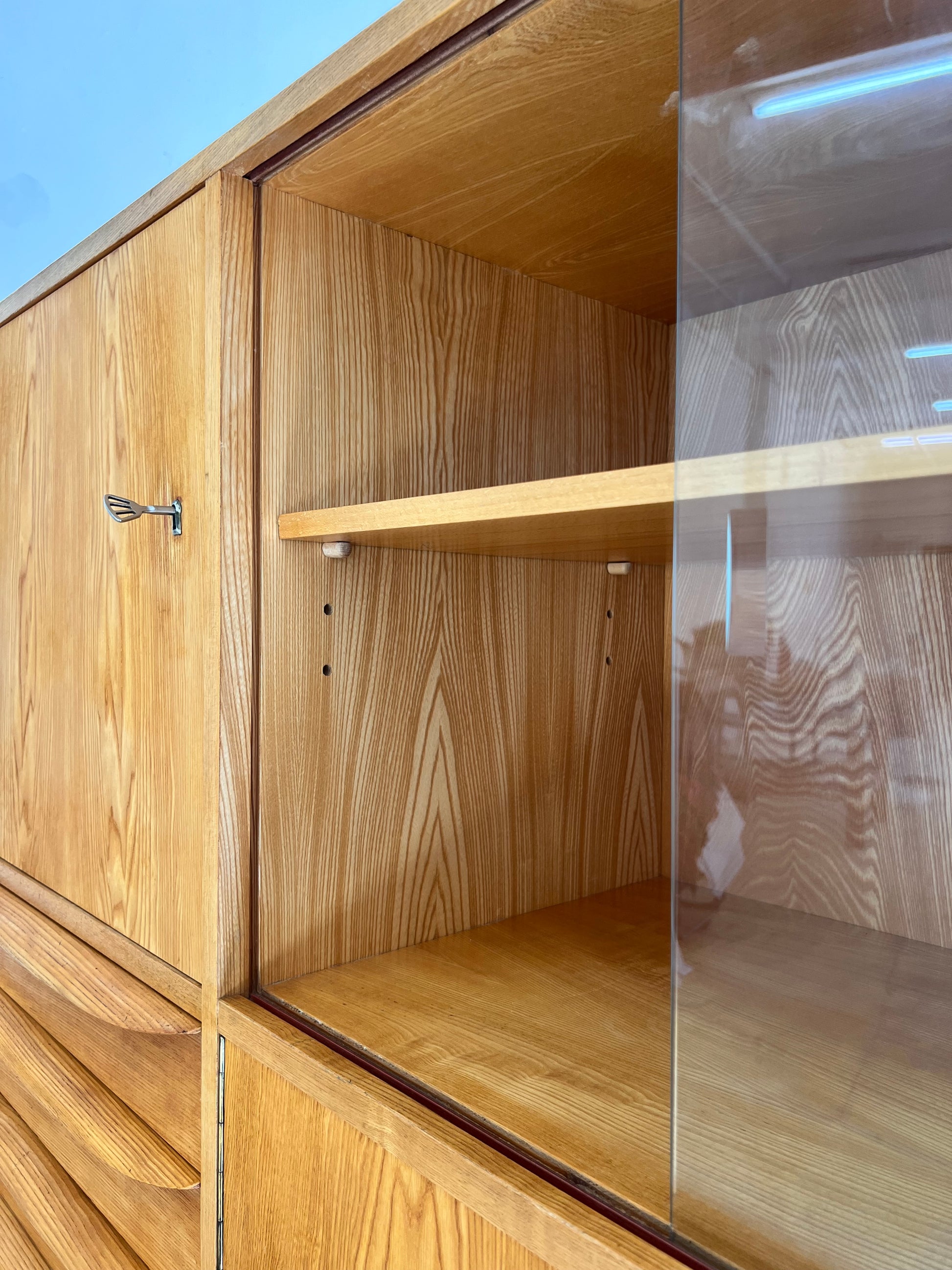 Highboard / Wohnzimmerschrank Typ 602/G Esche von Hellerau aus 1959