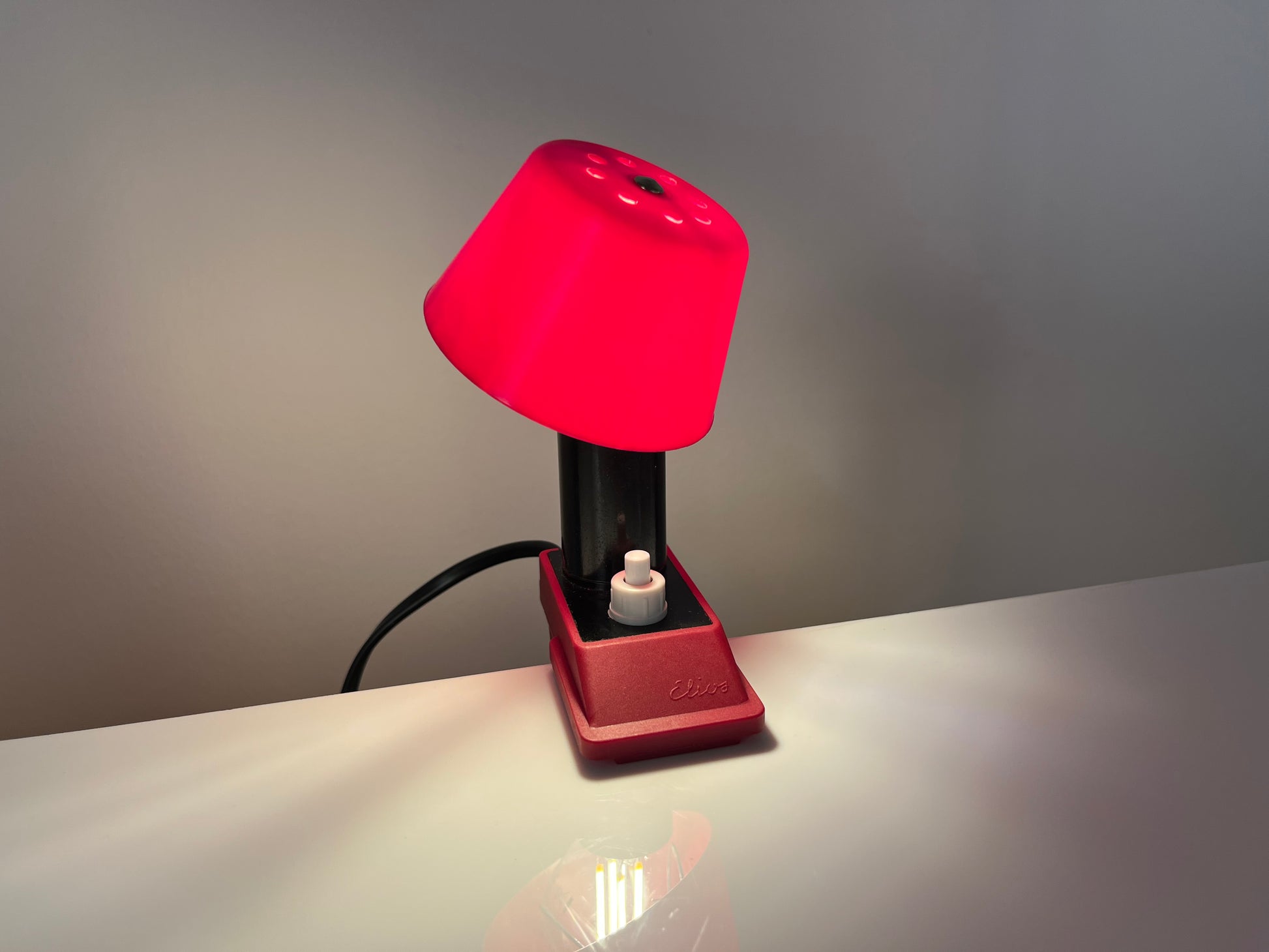 Klemmlampe rot mit Kunststoffschirm & Schalter von Elios