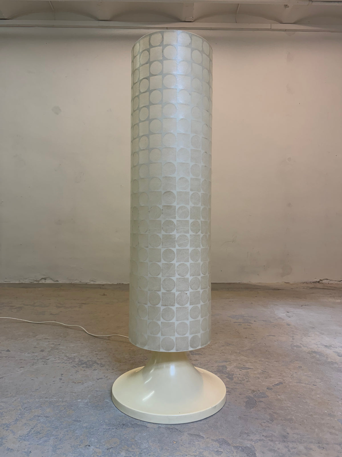 Cocoon-Stehlampe von Goldkant Leuchten