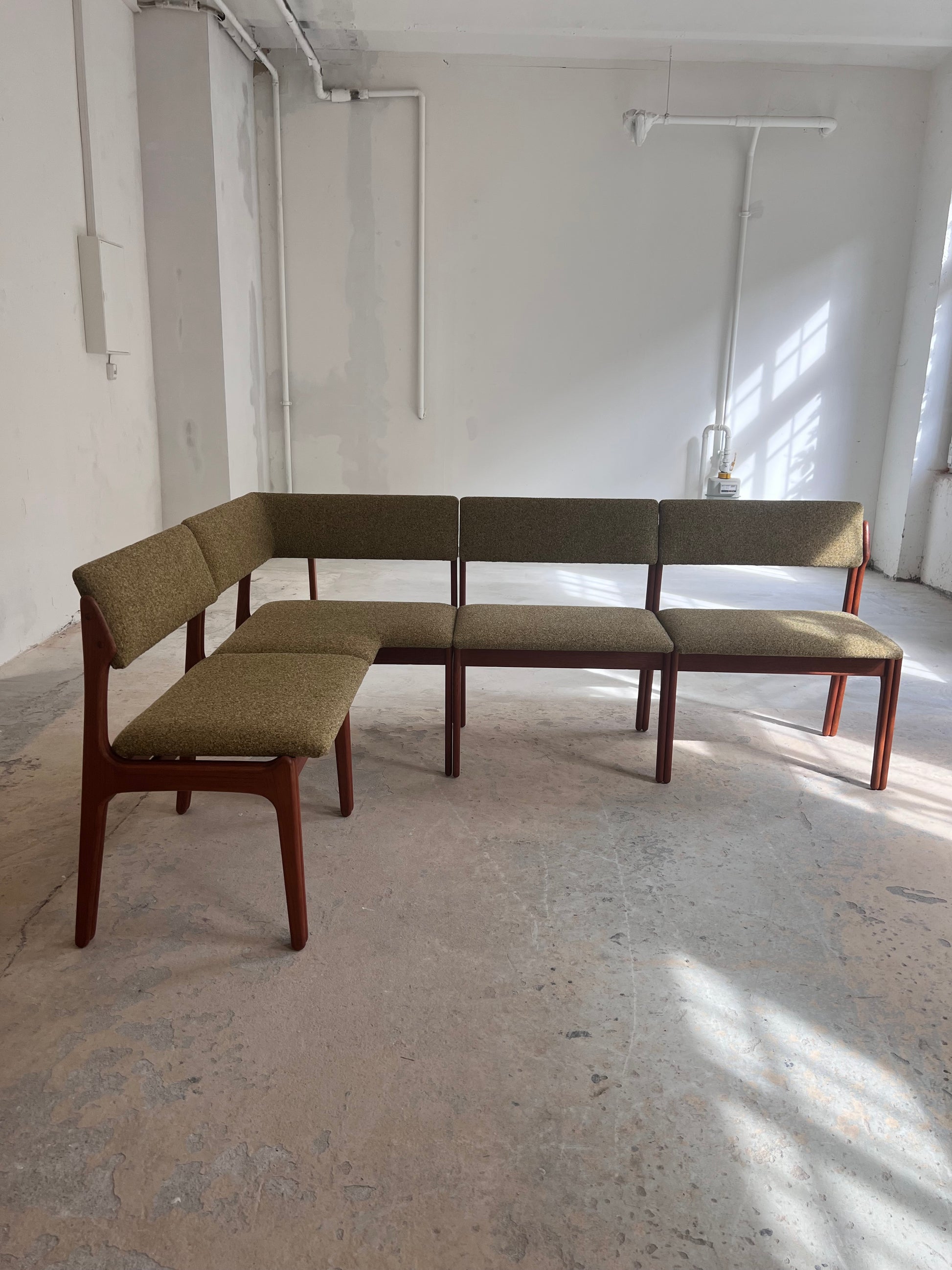 Eckbank grün Teak neu gepolstert von Erik Buch