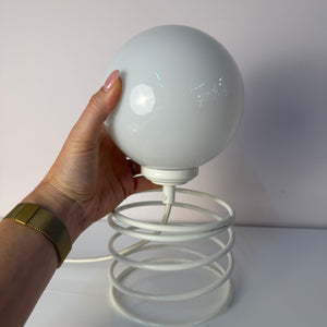 Tischlampe Spirale weiß von Massive Lighting