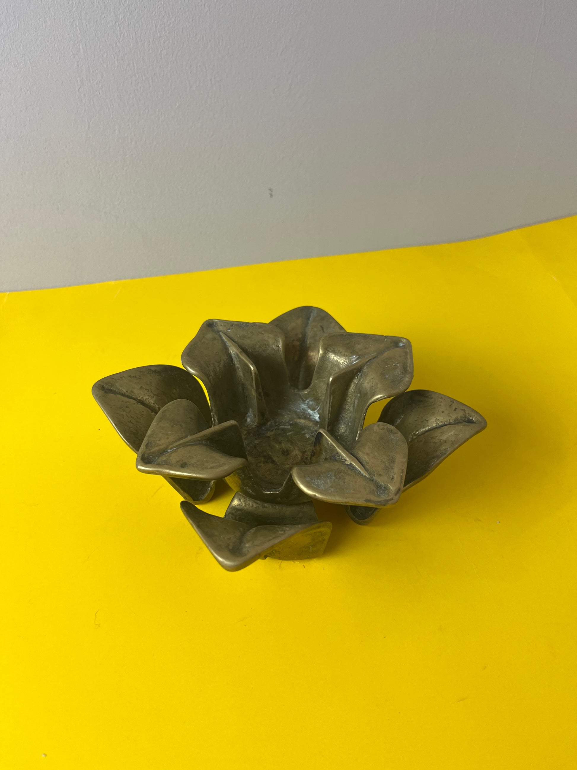 Kerzenständer Messing in Blütenform