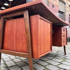 Freistehender Schreibtisch Teak von VKW Möbel