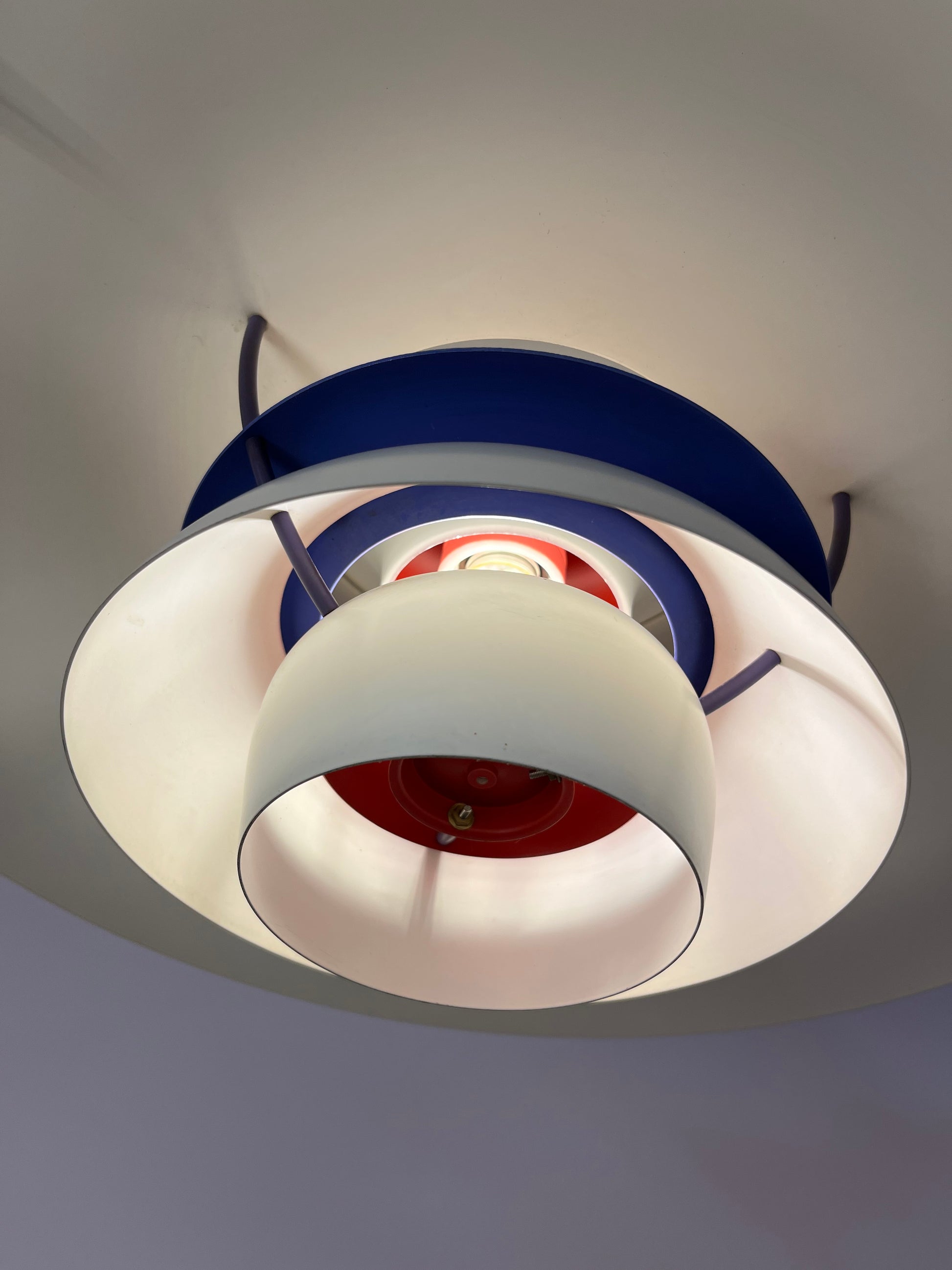 Lamellenlampe PH5 weiß von Poul Henningsen für Louis Poulsen