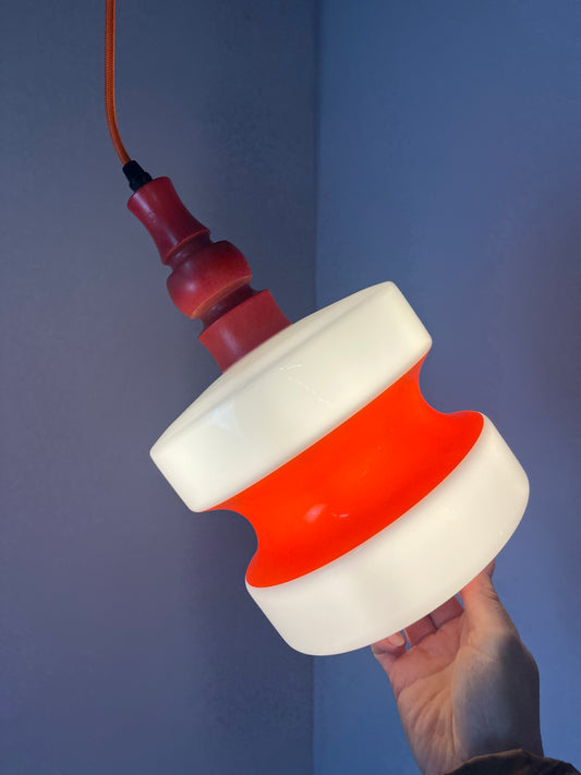 Hängelampe weiß orange rot