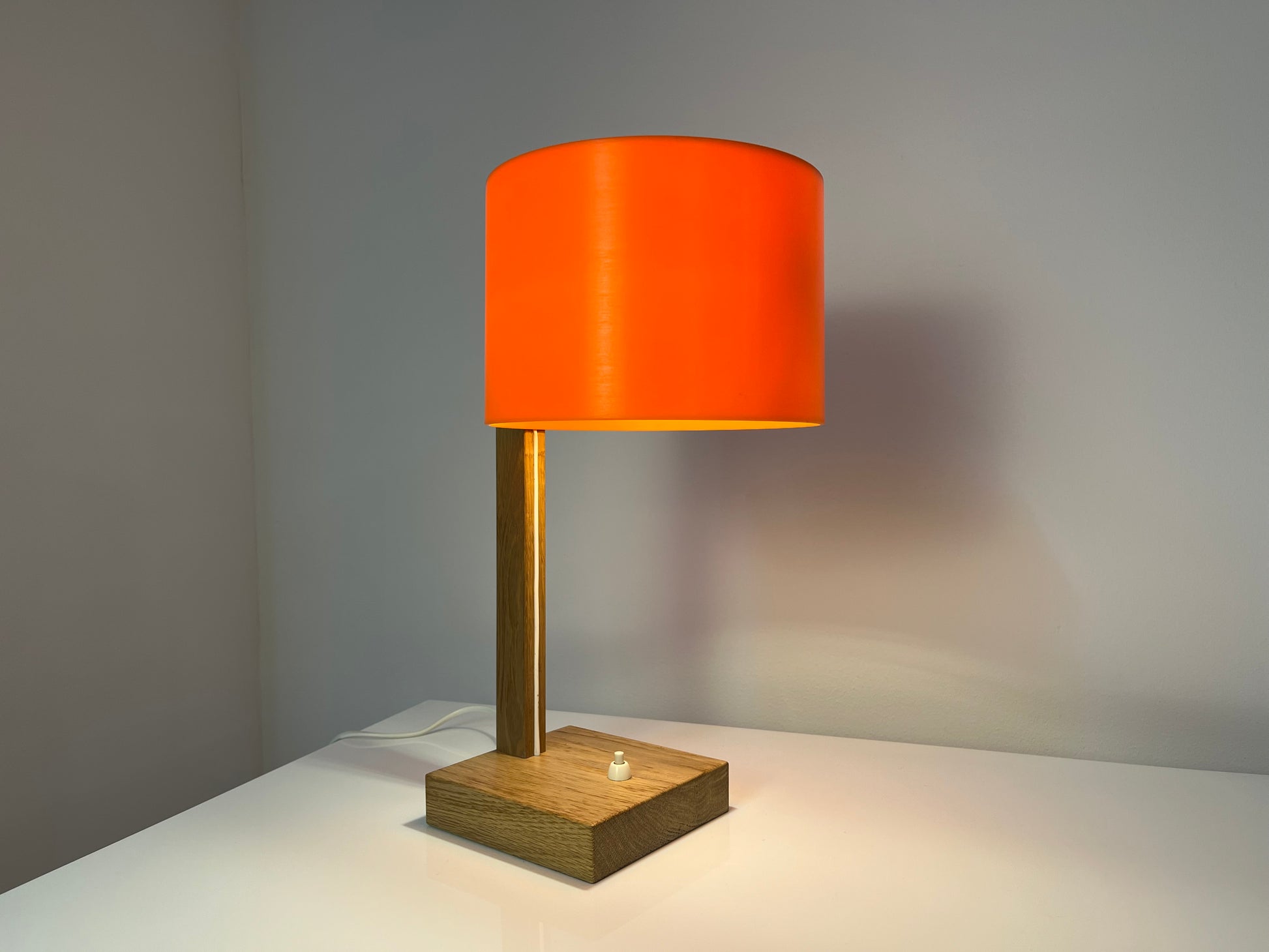Schreibtischlampe orange Eiche von Luxus Vittsjö
