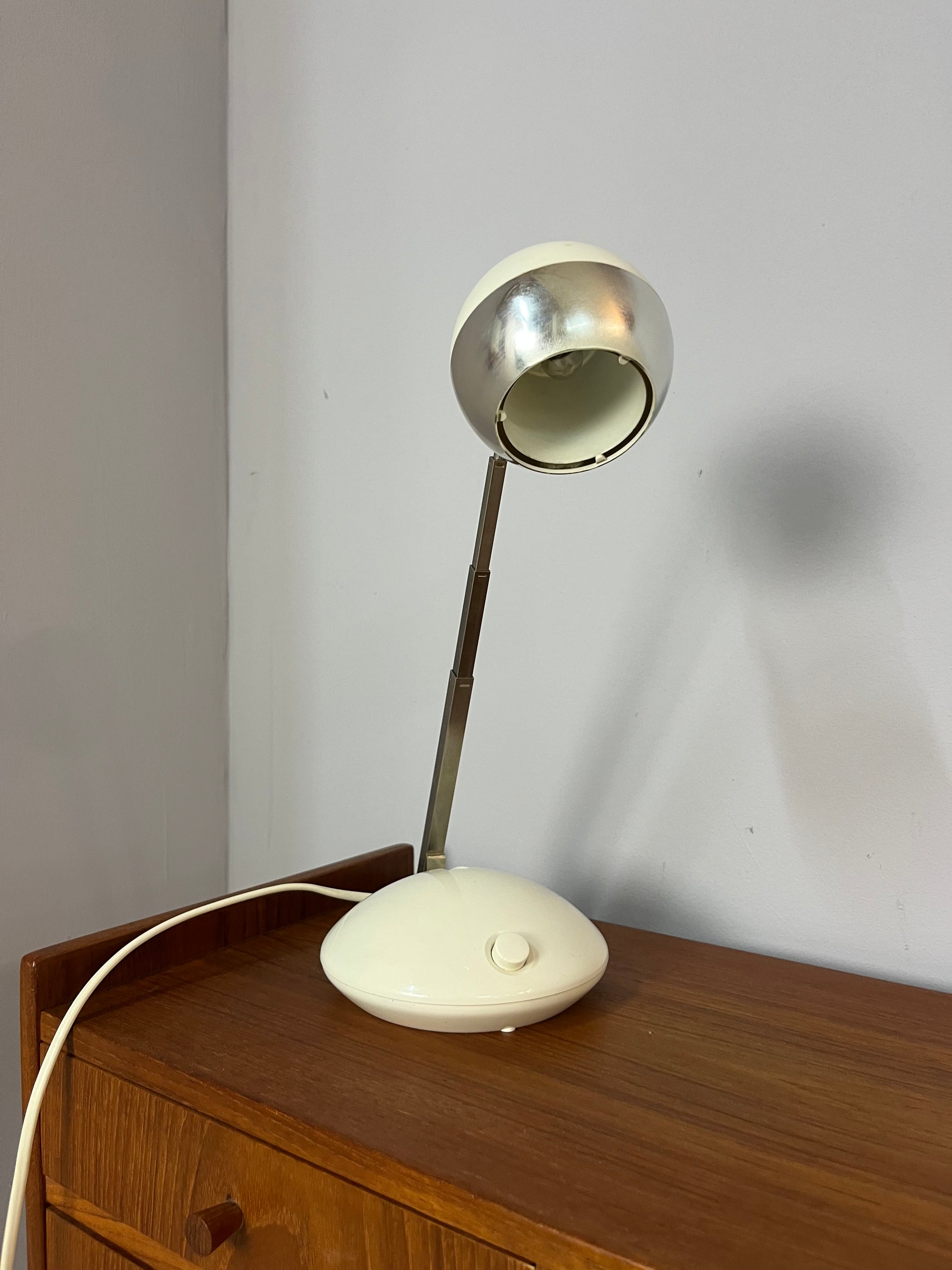 Schreibtischlampe weiß Chrom mit Teleskoparm von Eichhoff Werke