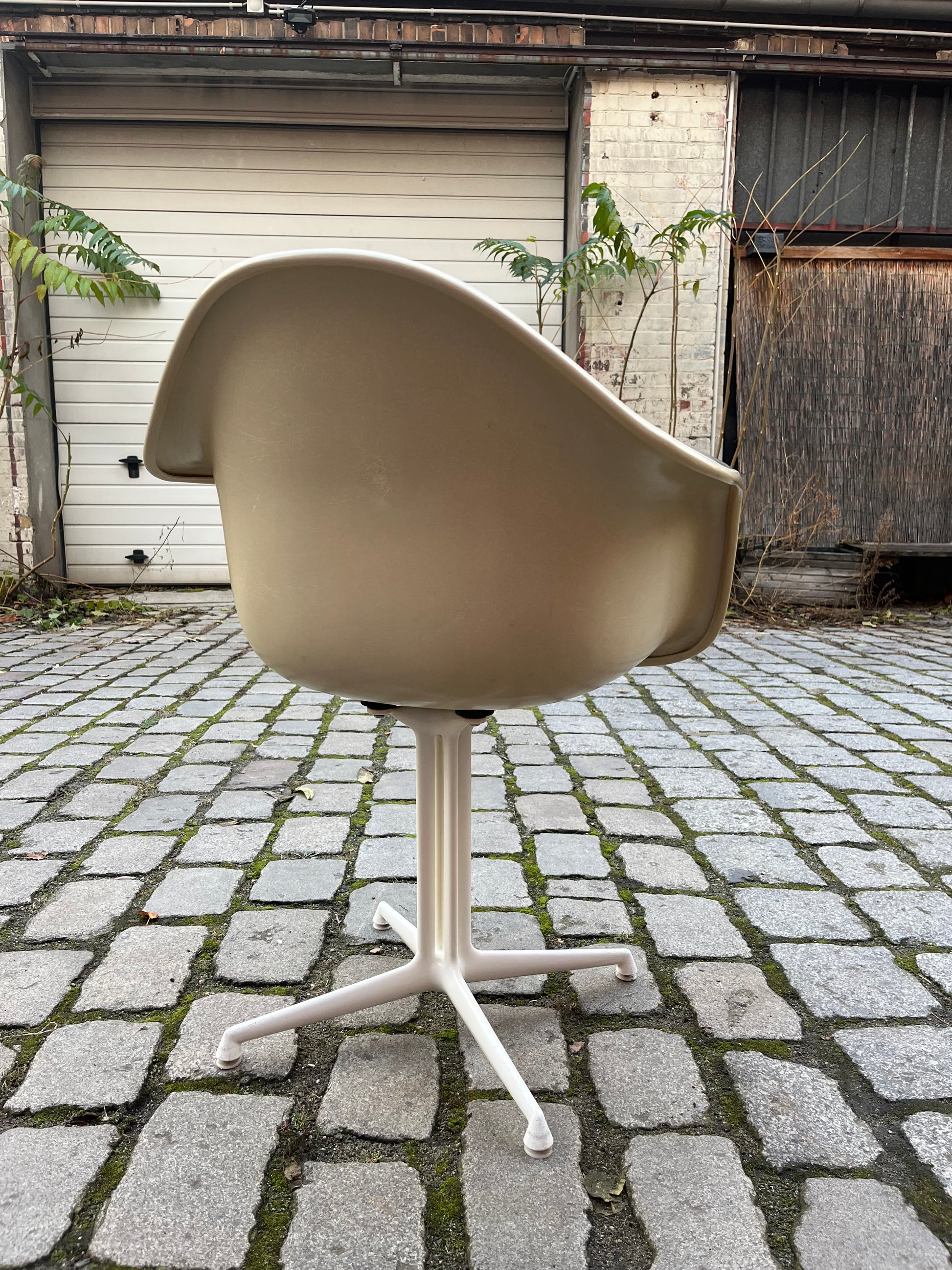 Esszimmerstuhl La Fonda von Ray & Charles Eames für Herman Miller