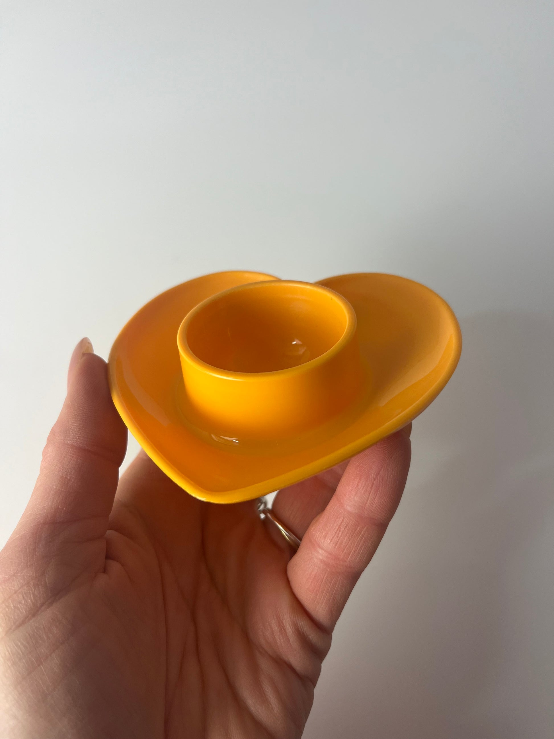 Set: 4x Eierbecher Herz gelb