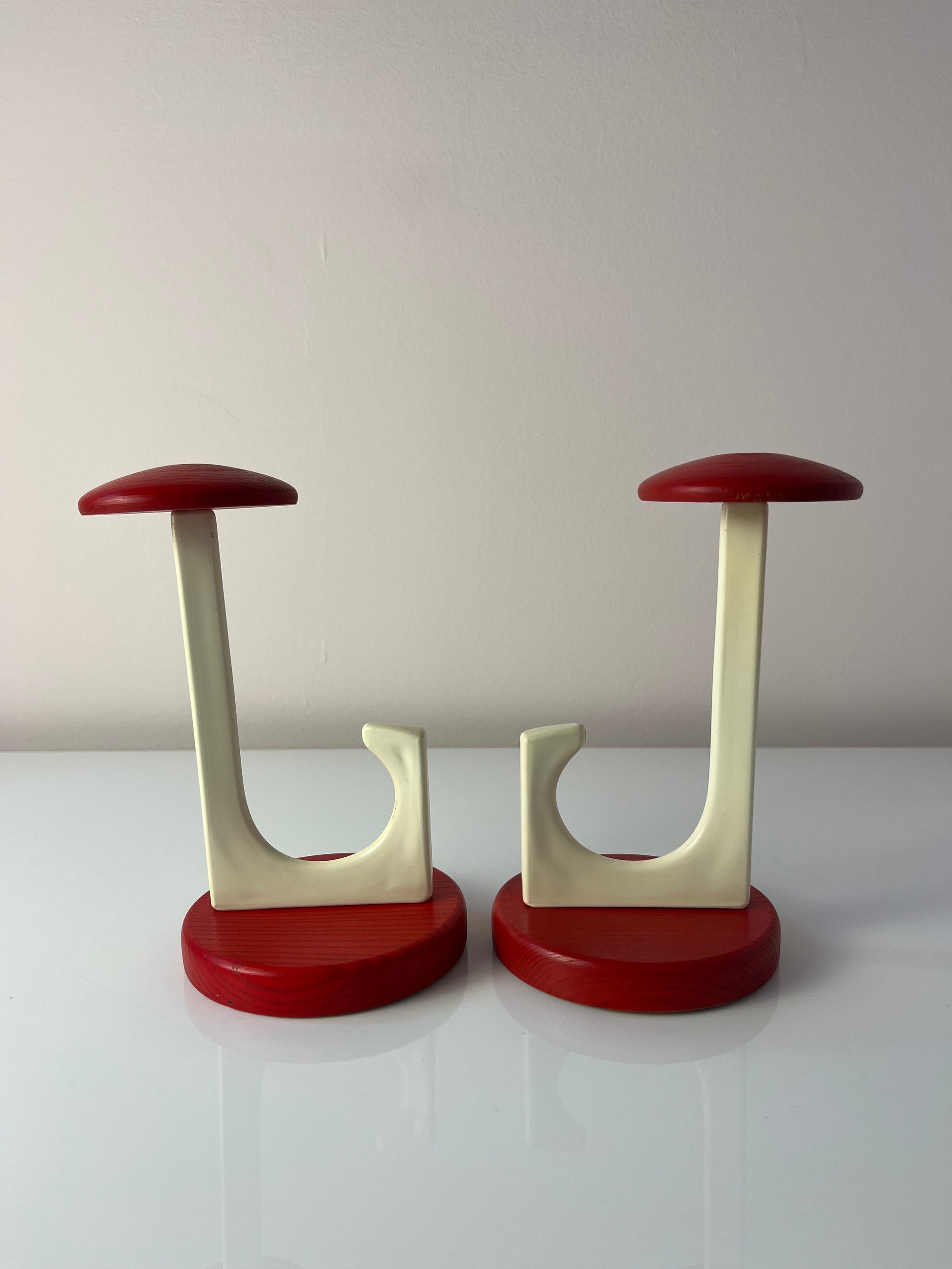 Set: 2x Wandhaken weiß rot