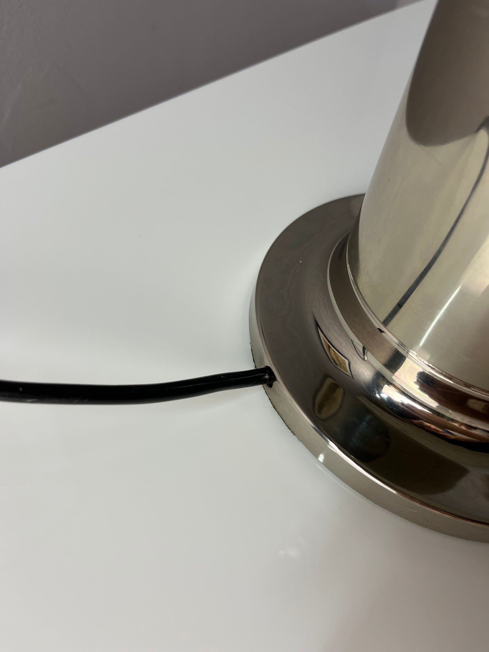 Mushroom Tischlampe Opalglas Chrom von Doria