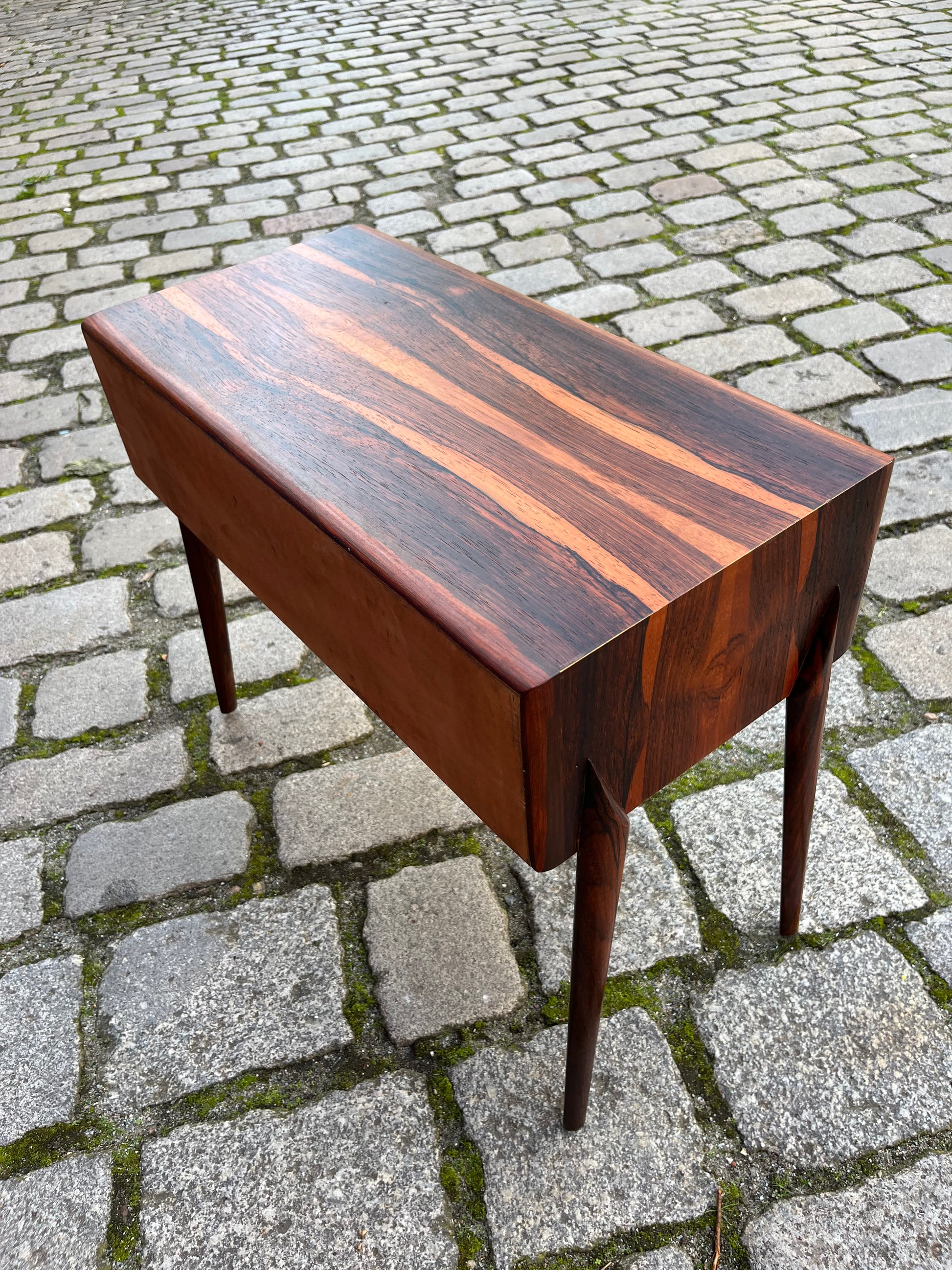 Beistelltisch Modell 6835  Palisander von Rimbert Sandholt für Glas & Trä