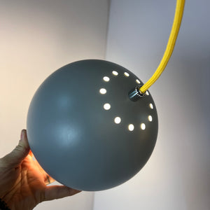 Kugellampe grau von Frandsen Dänemark