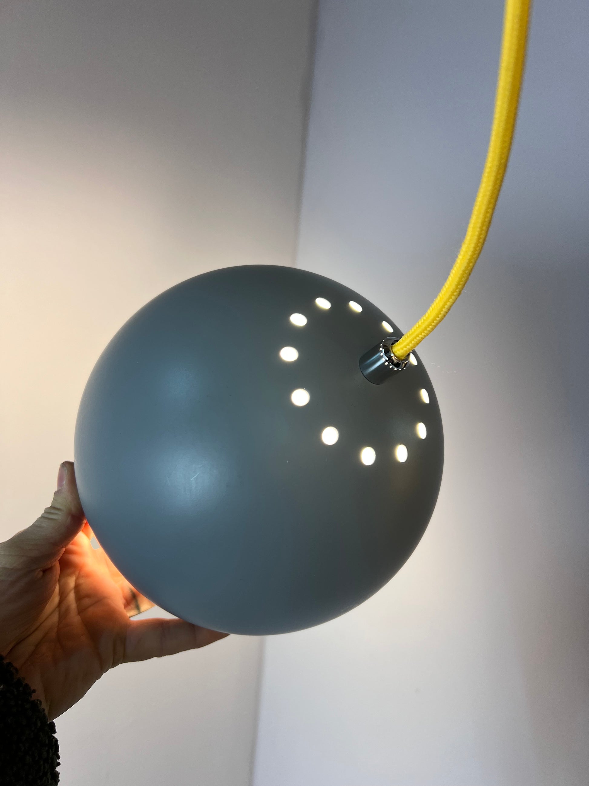 Kugellampe grau von Frandsen Dänemark