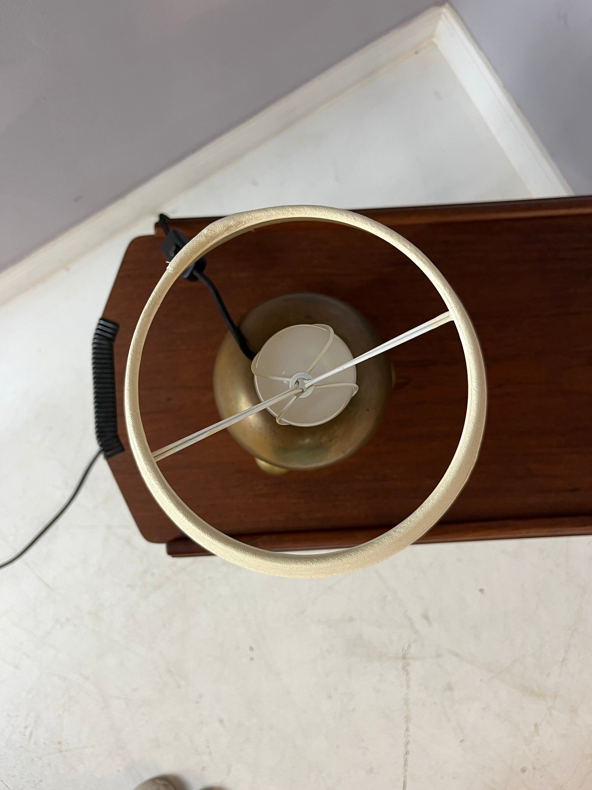 Kugeltischlampe Messing von Gusums Bruk aus Schweden