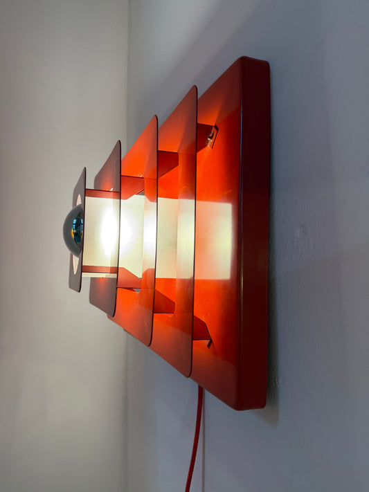 Wandlampe Pyramide rot Metall von Hustadt Leuchten