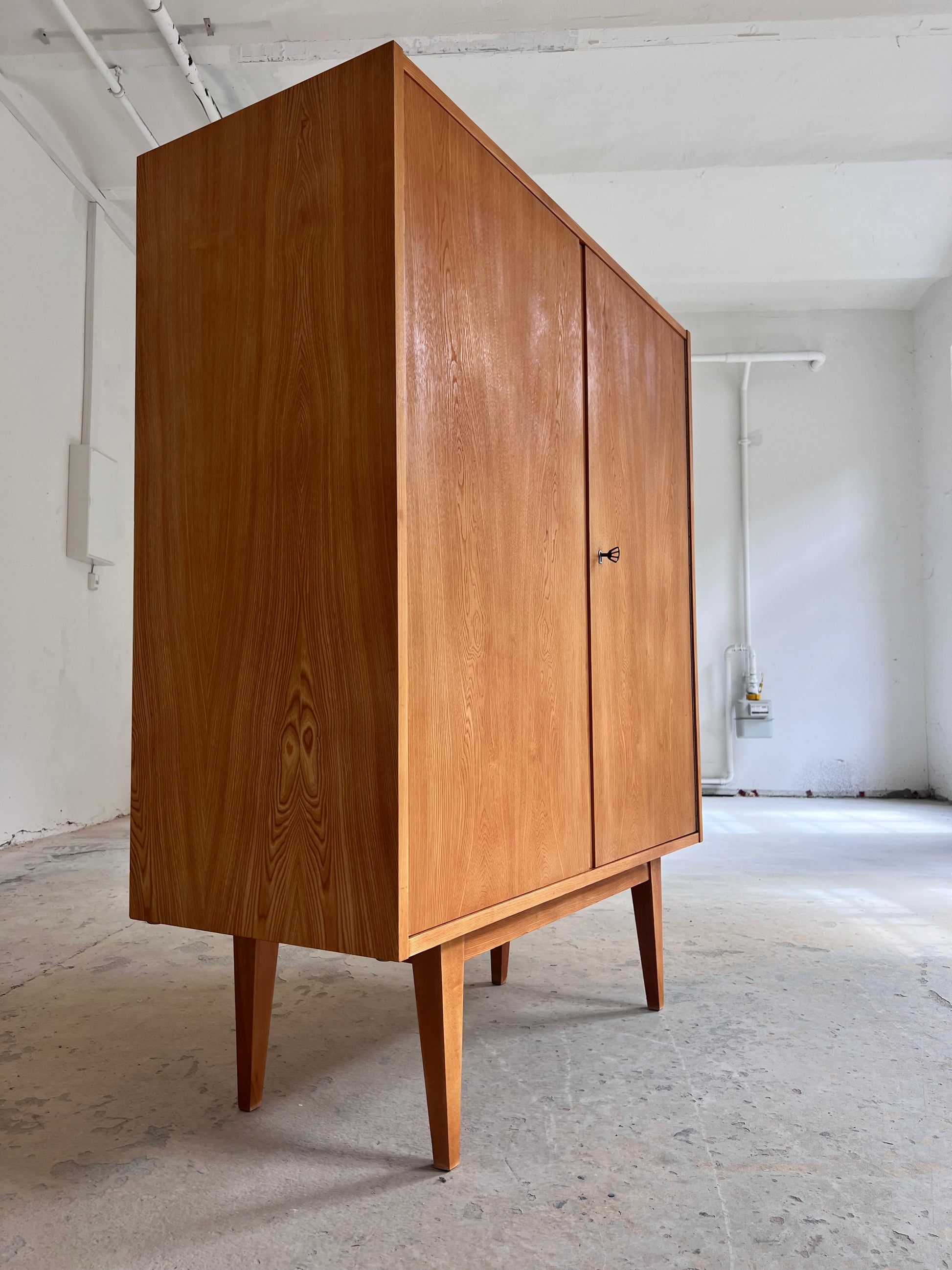Schrank Typ 602/B Esche von Franz Ehrlich für Hellerau