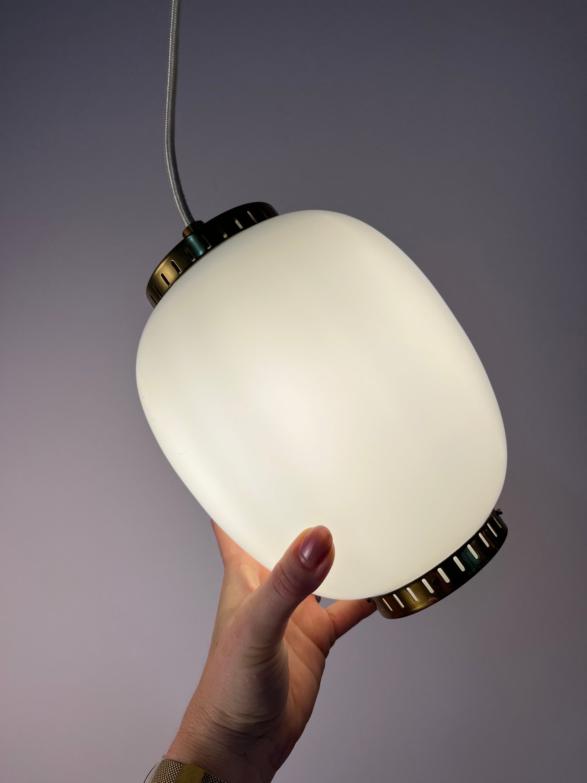Hängelampe Kina Opalglas Messing von Bent Karlby für Lyfa