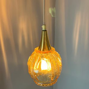 Hängelampe gelbgold Glas mit Messing