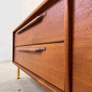 Lowboard Teak mit neuen Metallbeinen von rt Möbel