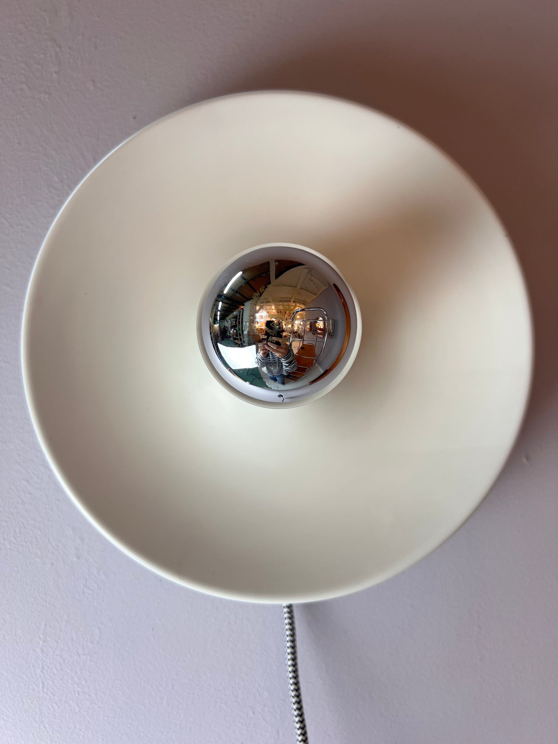 Wandlampe Diskus 25 cm weiß von Charlotte Perriand für Honsel
