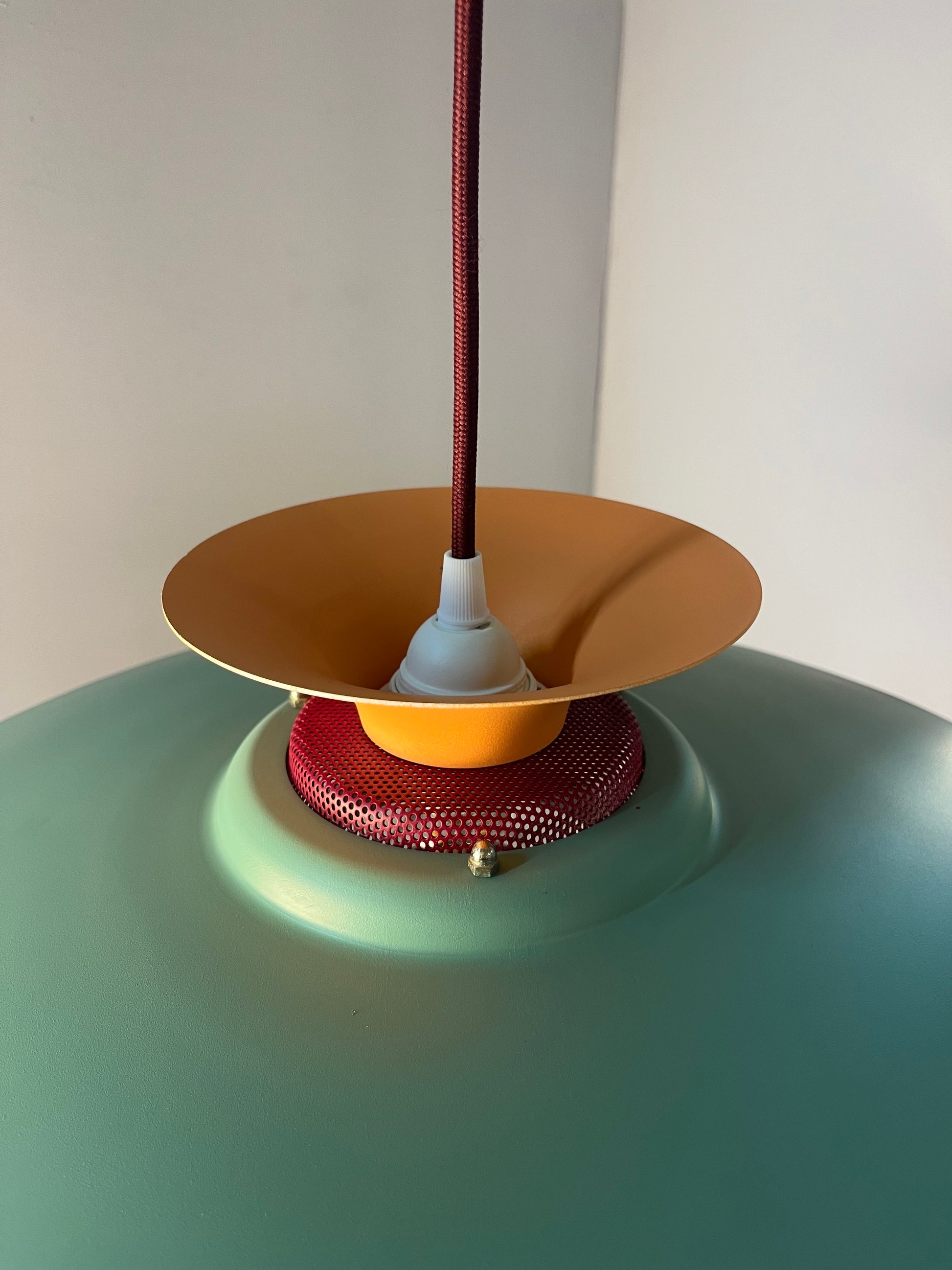 Lamellenlampe neu lackiert peach teal ocker aus Dänemark