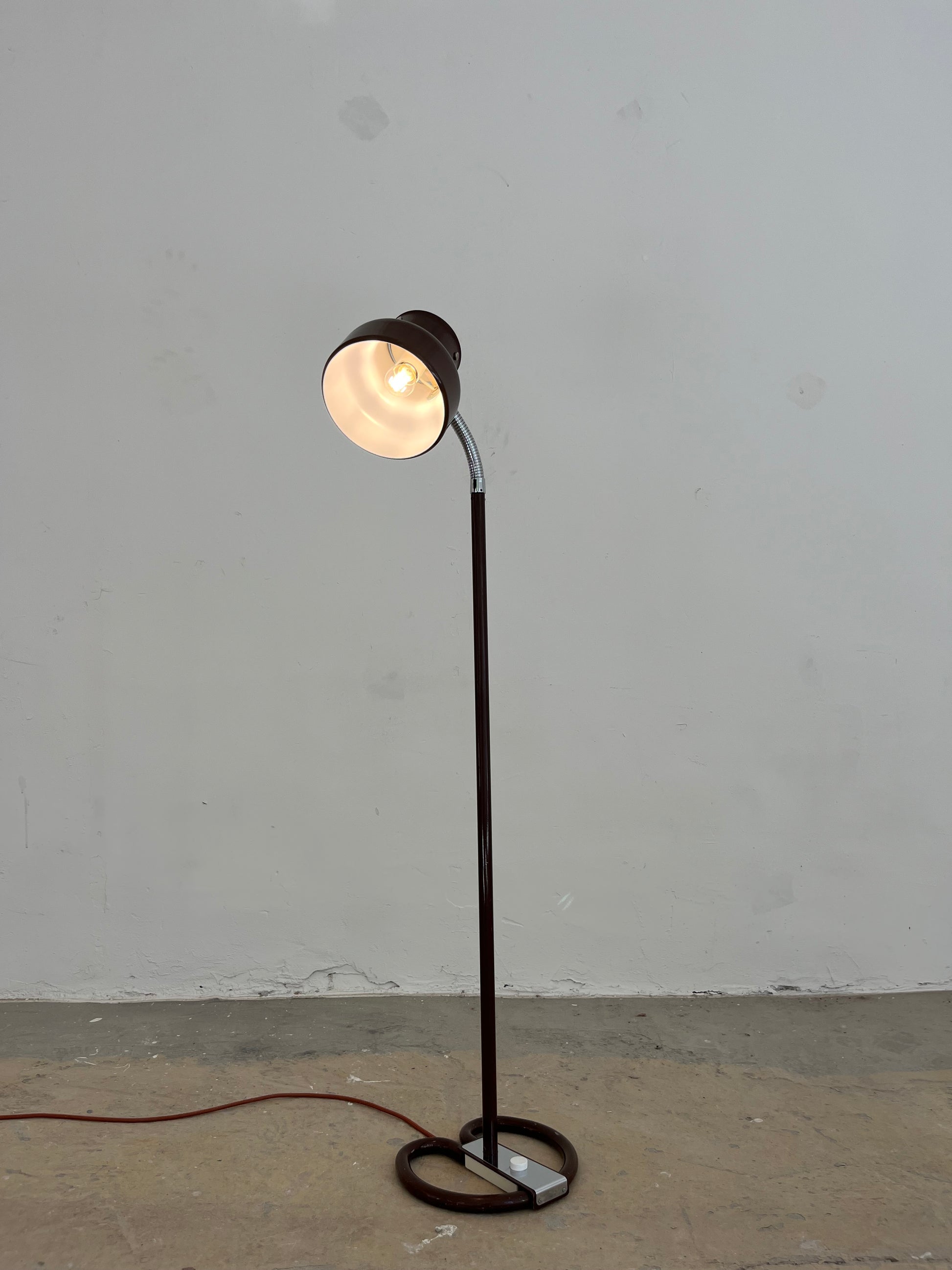 Stehlampe Bumling braun von Anders Pehrson für Ateljé Lyktan