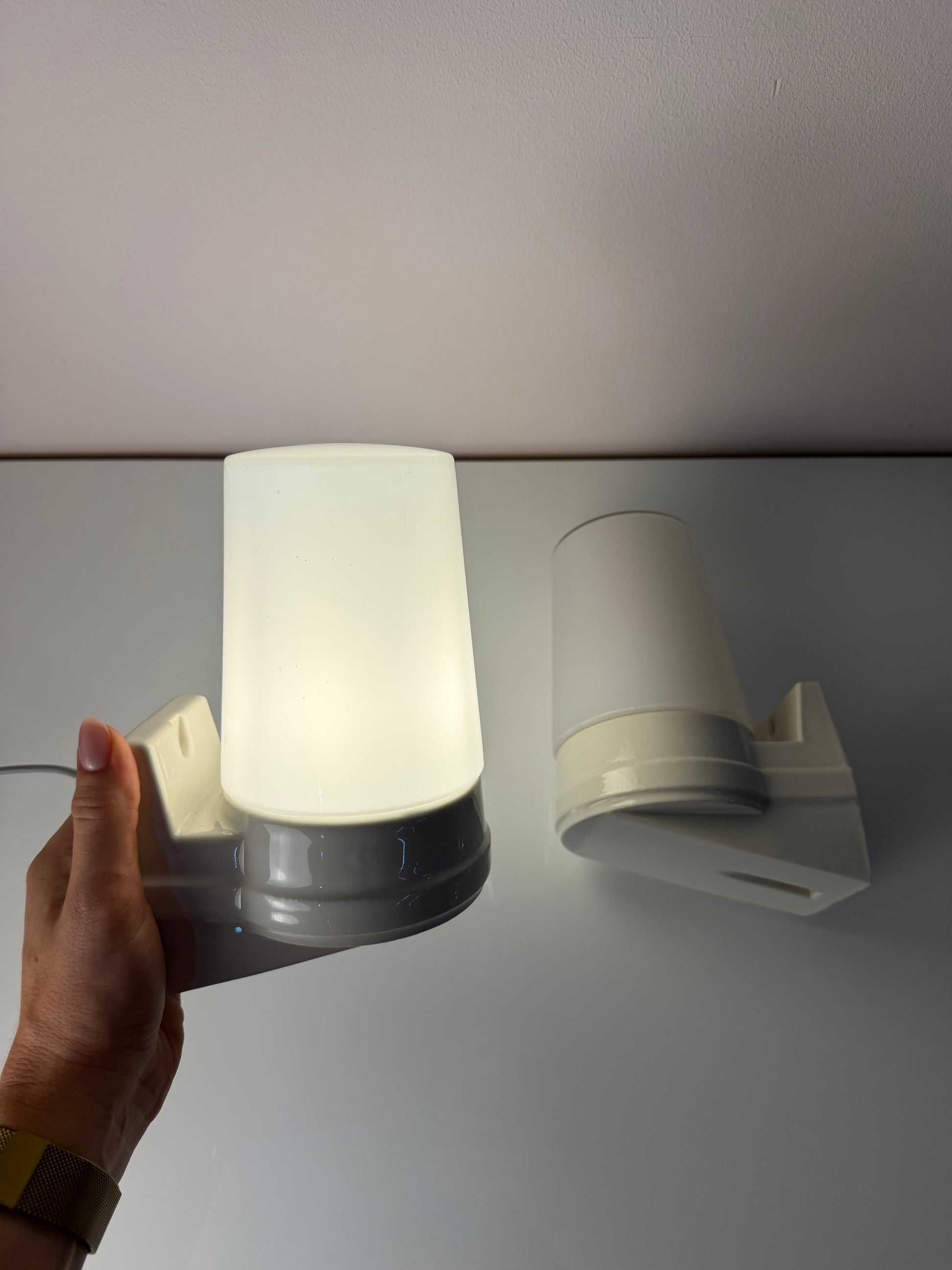 Set: 2x Wandlampe Modell 6070 weiß Sigvard Bernadotte für Ifö