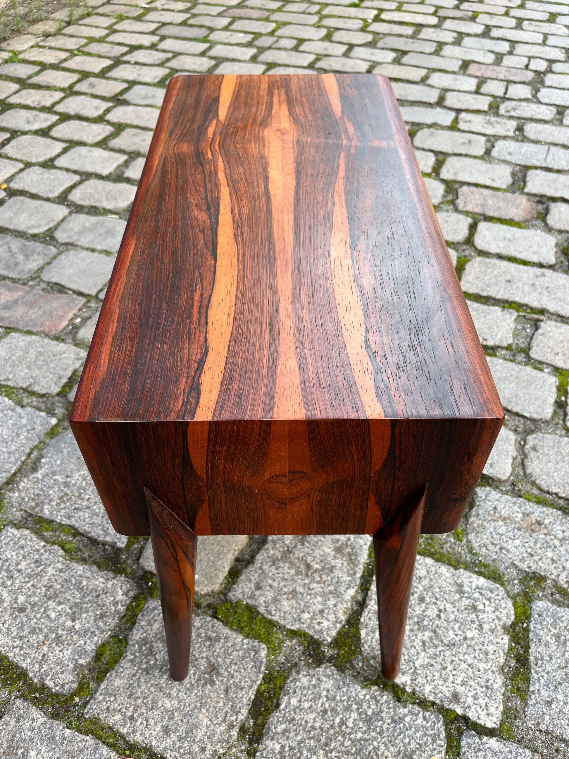 Beistelltisch Modell 6835  Palisander von Rimbert Sandholt für Glas & Trä