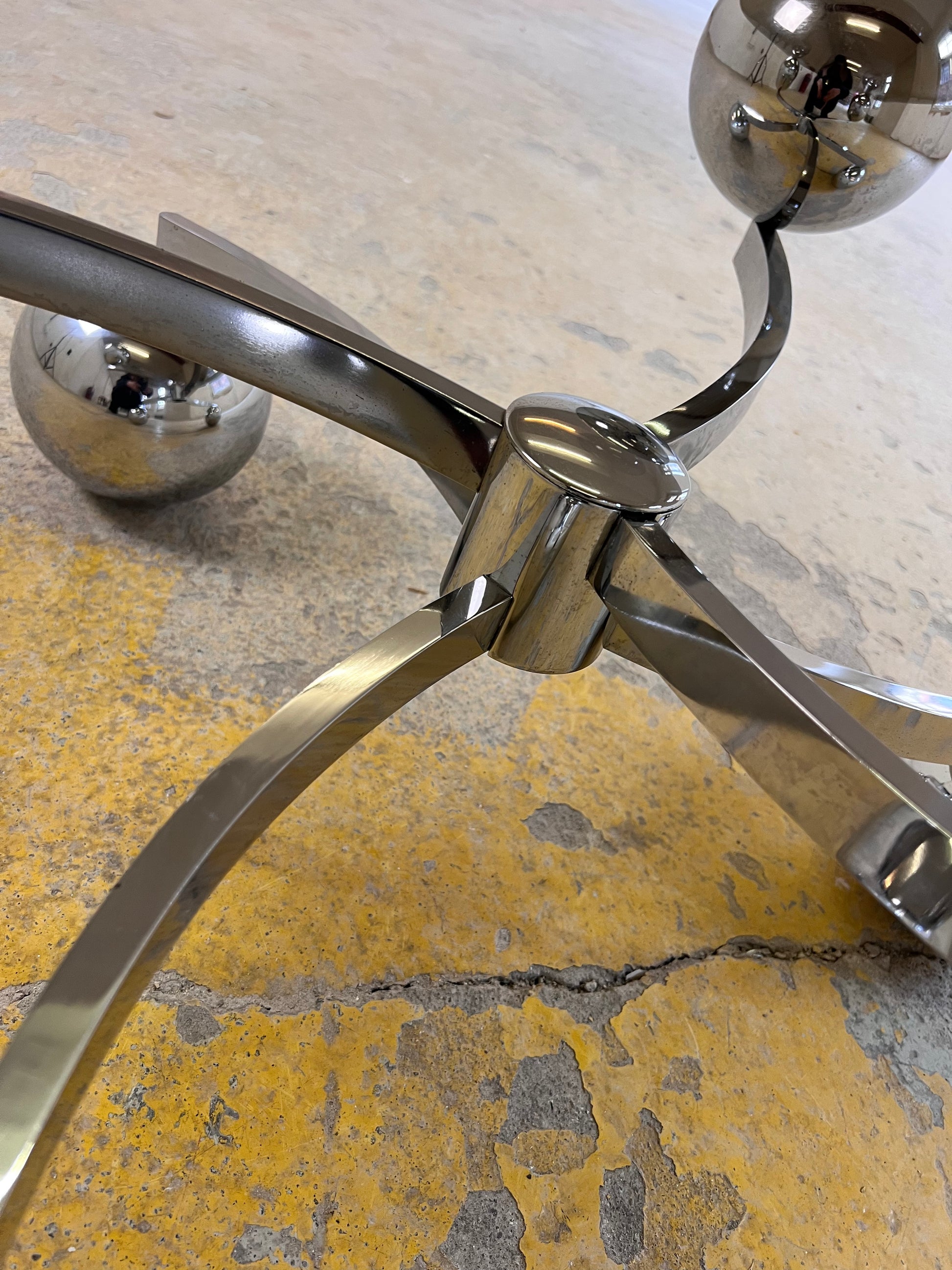 Couchtisch „Atomic“ Glas & Chrom