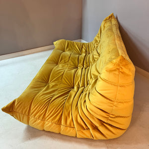 Dreisitzer Sofa 