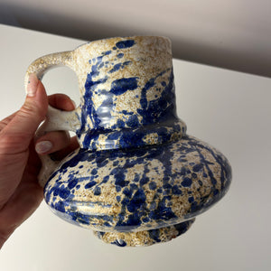Karaffe blau gesprenkelt von Marei Keramik