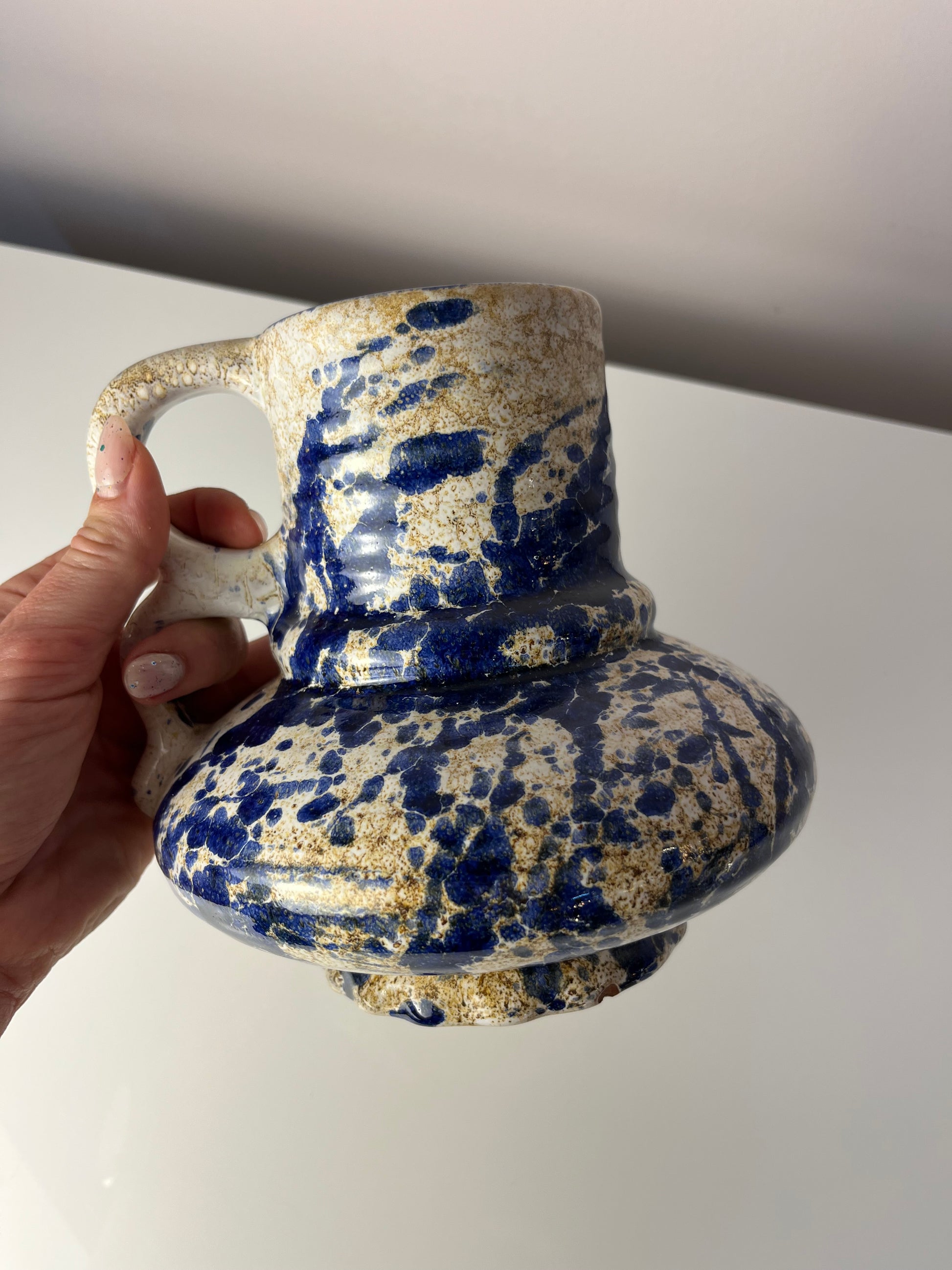Karaffe blau gesprenkelt von Marei Keramik