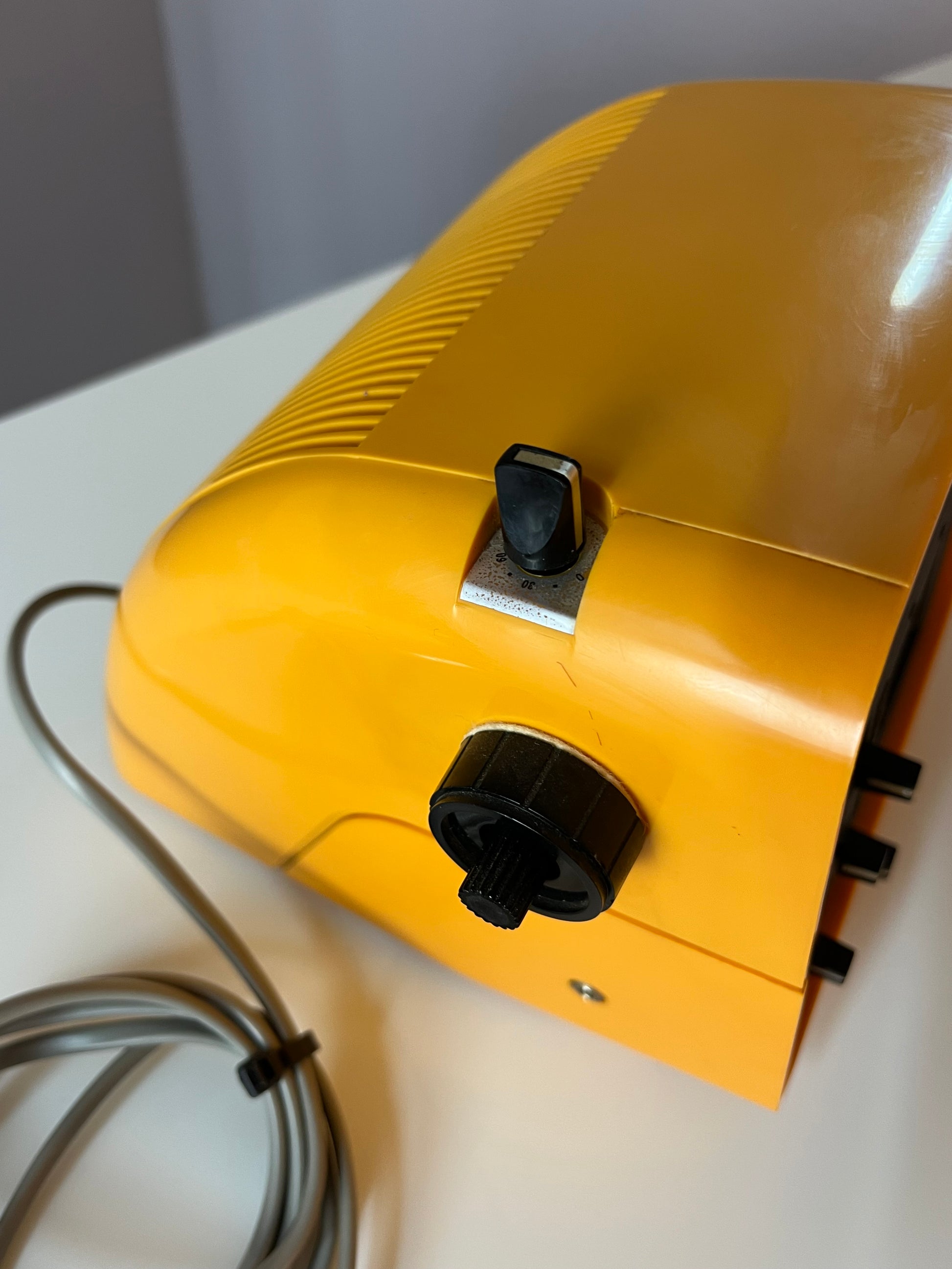 Klappzahl Weckerradio RD 100 gelb von Elac