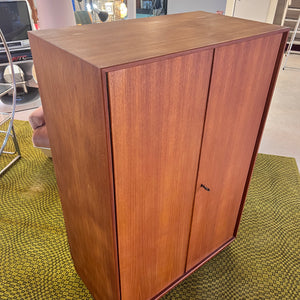Großer Kleiderschrank Teak von Einrichtungshaus Steguweit & Sohn